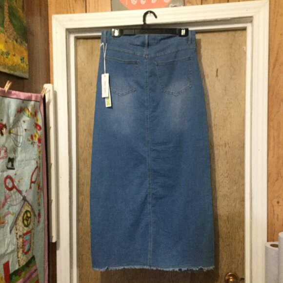 NWT full length denim skirt with front split  size 8 blue denim 5 pocket design - Picture 5 of 7